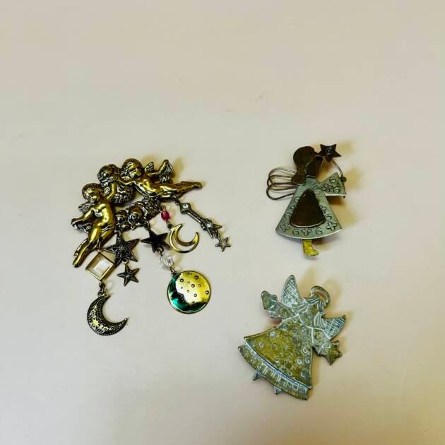 Brooches ⚜️