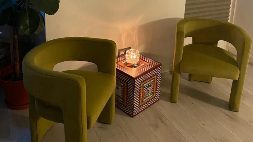 Curator and Source showcase of Lamp