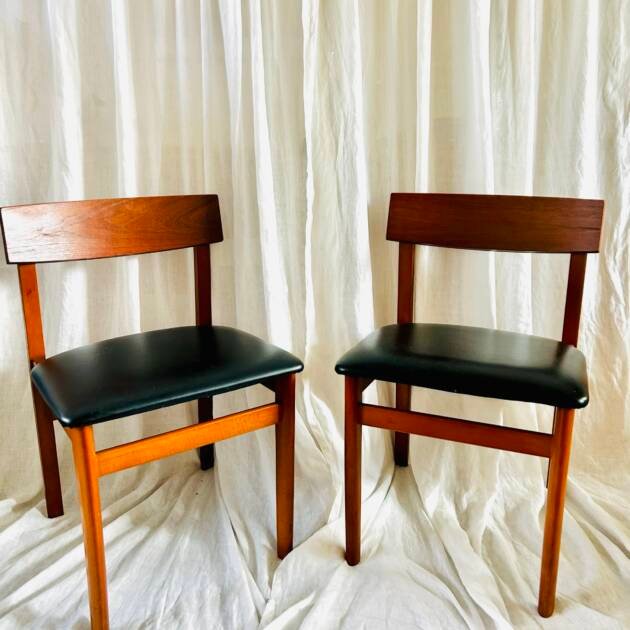Danish 🇩🇰 Mid-century teak dining chairs🪑 (4 available)