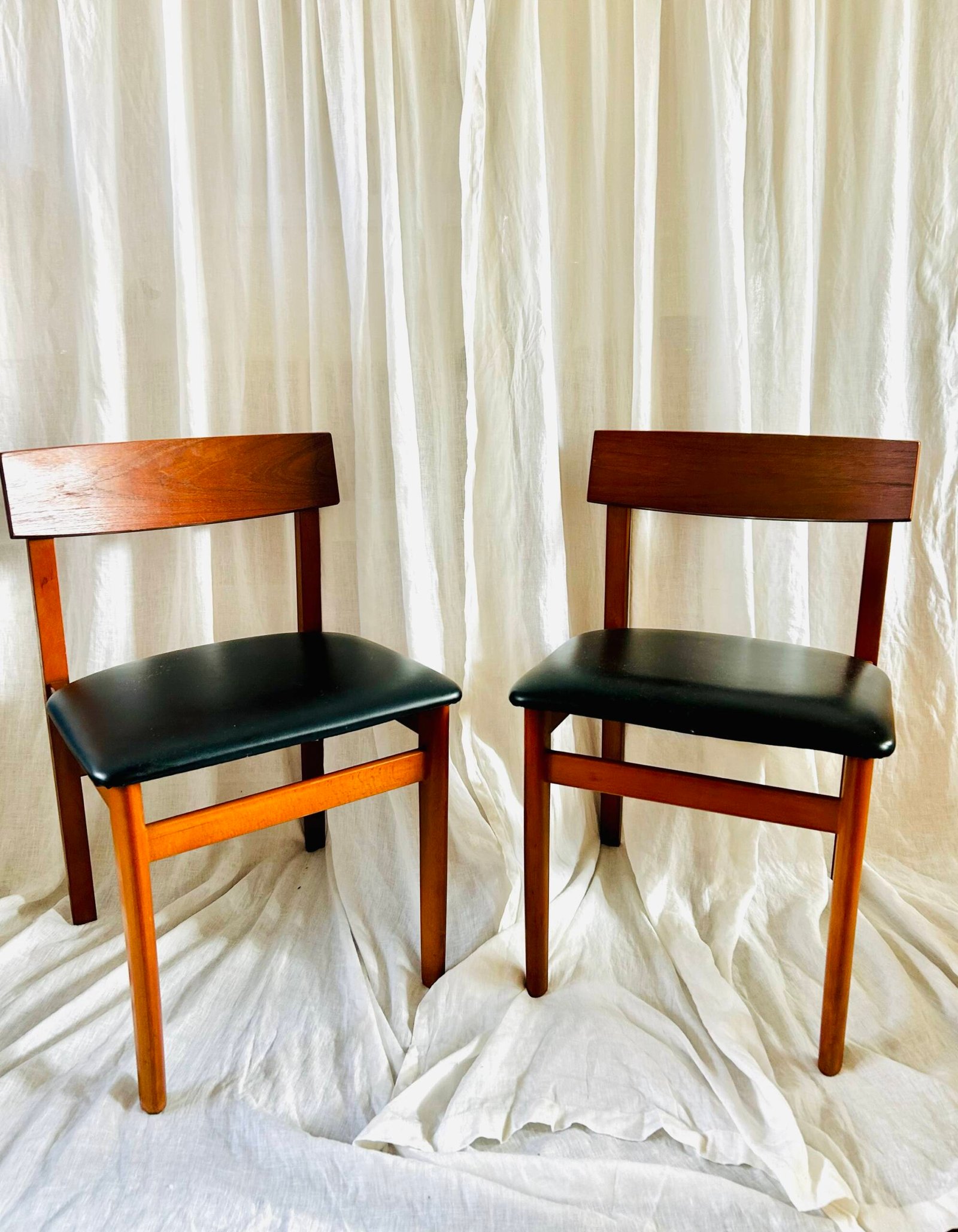 Danish 🇩🇰 Mid-century teak dining chairs🪑 (4 available)