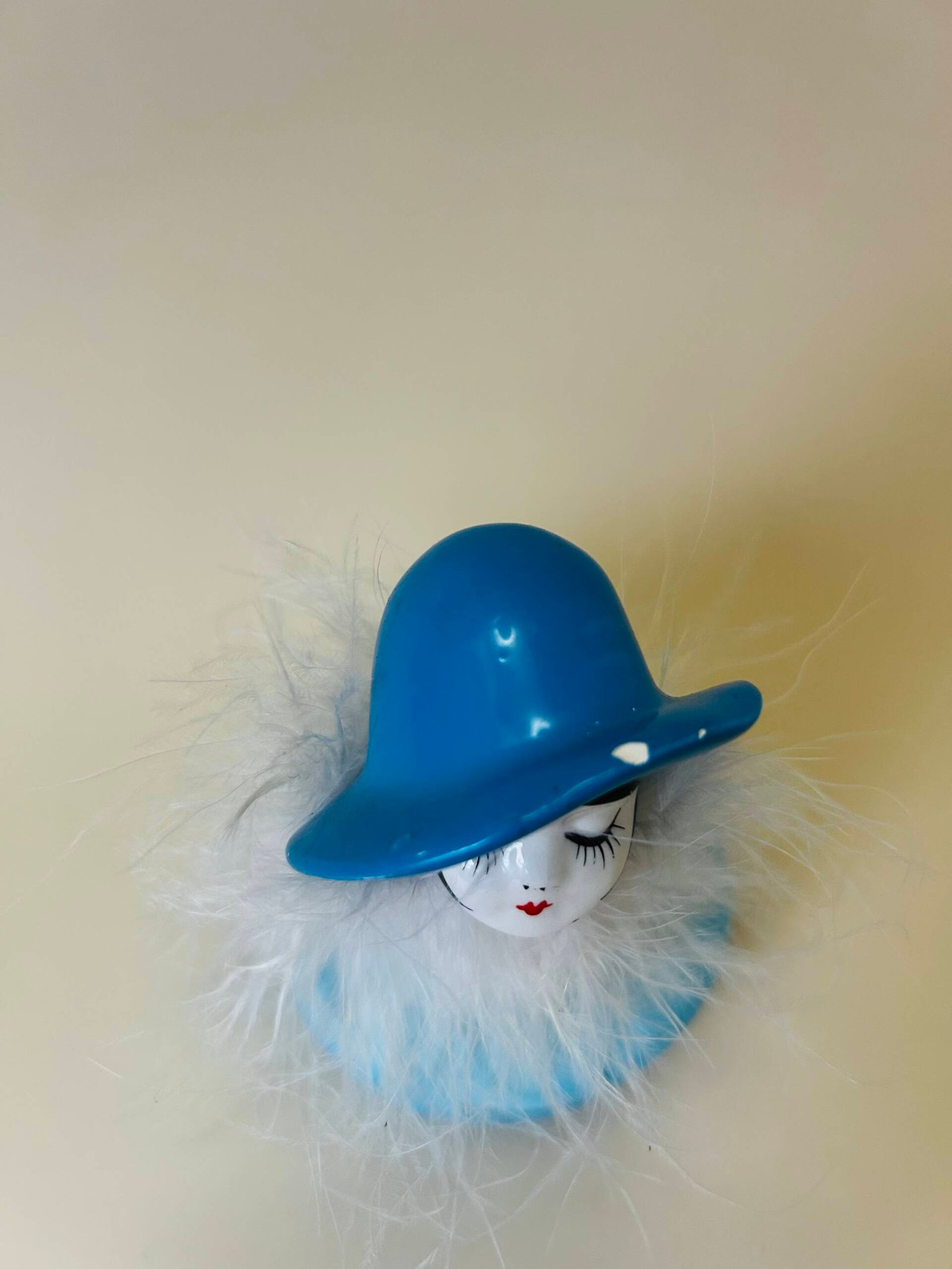 Vintage Flapper Girl Powder Puff Box. - Image 4